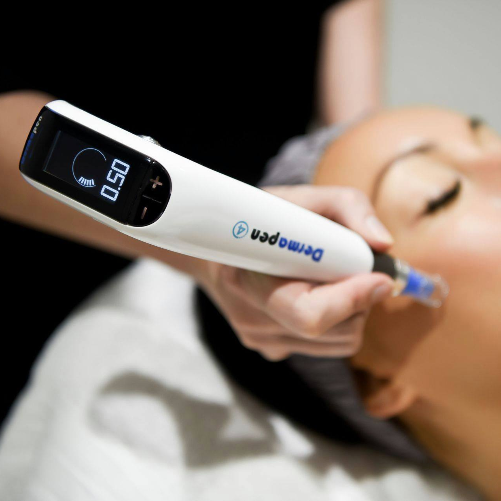Microneedling treatment using Dermapen4 at Amavi Beauty Lounge in Brisbane, designed to boost collagen and rejuvenate skin.